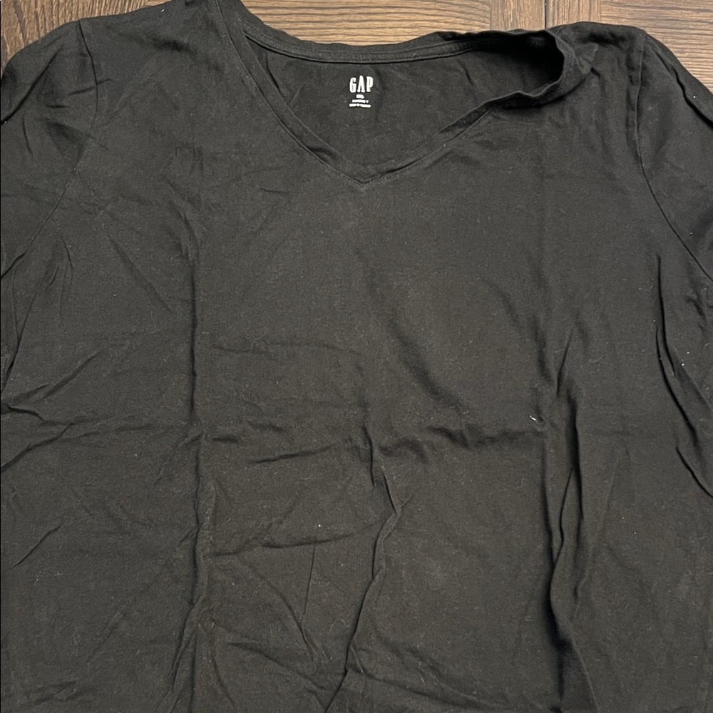 GAP Women's Black V-Neck Tee